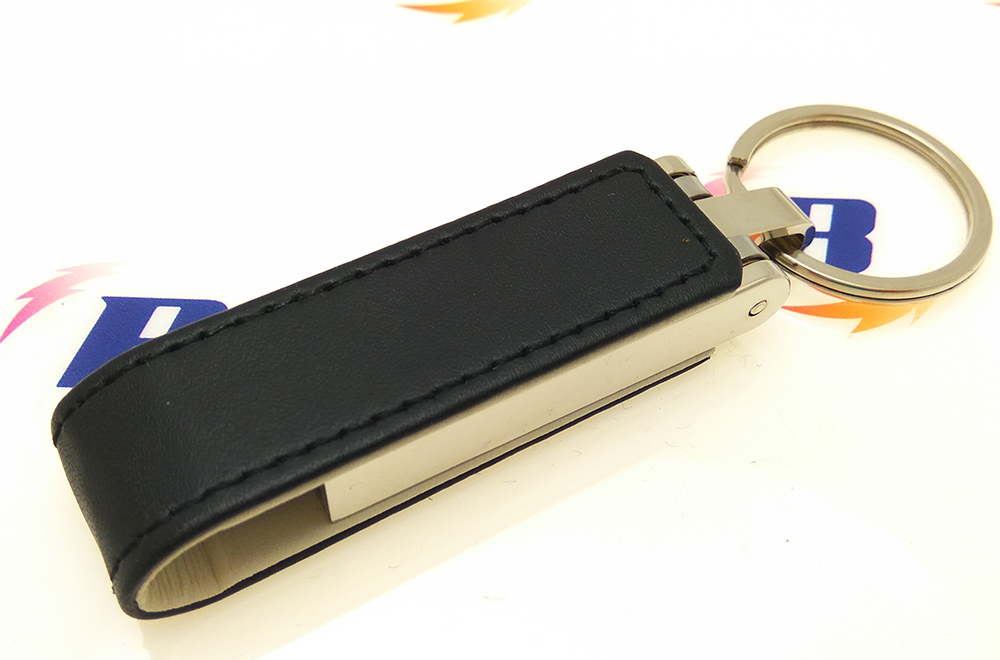 USB Flash Drive personalizable con cuero totalmente ecológico y cierre magnético 