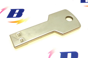 Llavero USB, unidad flash de metal en forma de llave color plateado y dimensión rectangular