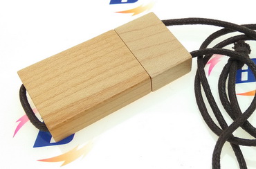 Memoria USB de madera clara con correas 